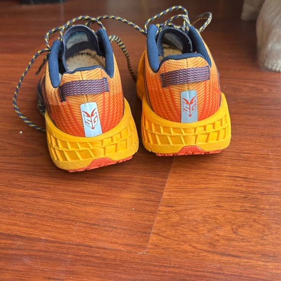 Hoka Speedgoat 4 Men’s 8.5 - Picture 3 of 7